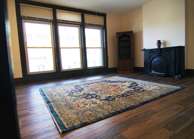 Floor to ceiling windows in Living Room - 418 N Main St