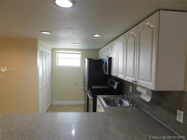 Foto del edificio - 9760 SW 184th St