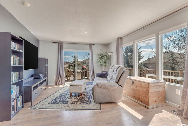 Foto del edificio - 1802 Longbranch Dr