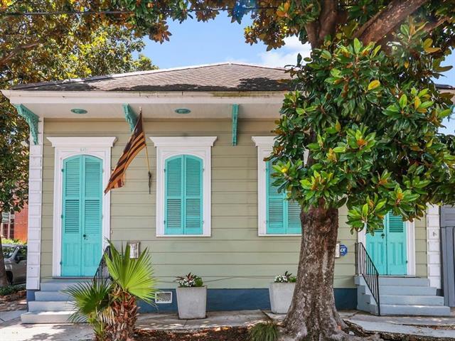 Building Photo - 841 Marigny St