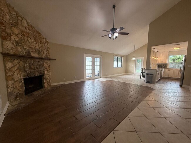 Building Photo - Updated 2-bedroom, 2-bath home in Port Orange