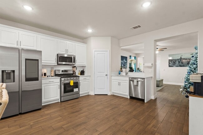 Building Photo - 2303 Starks Ave