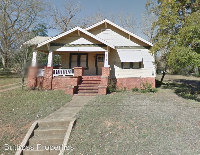 Foto principal - 3 br, 2 bath House - 809 E. Neches St.