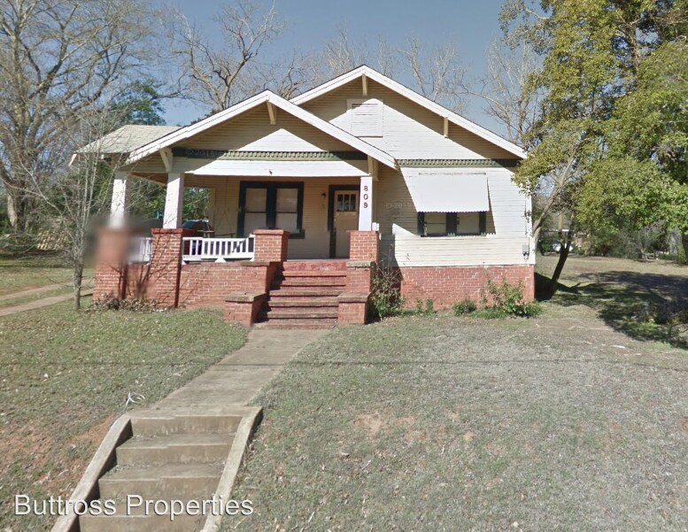 Primary Photo - 3 br, 2 bath House - 809 E. Neches St.