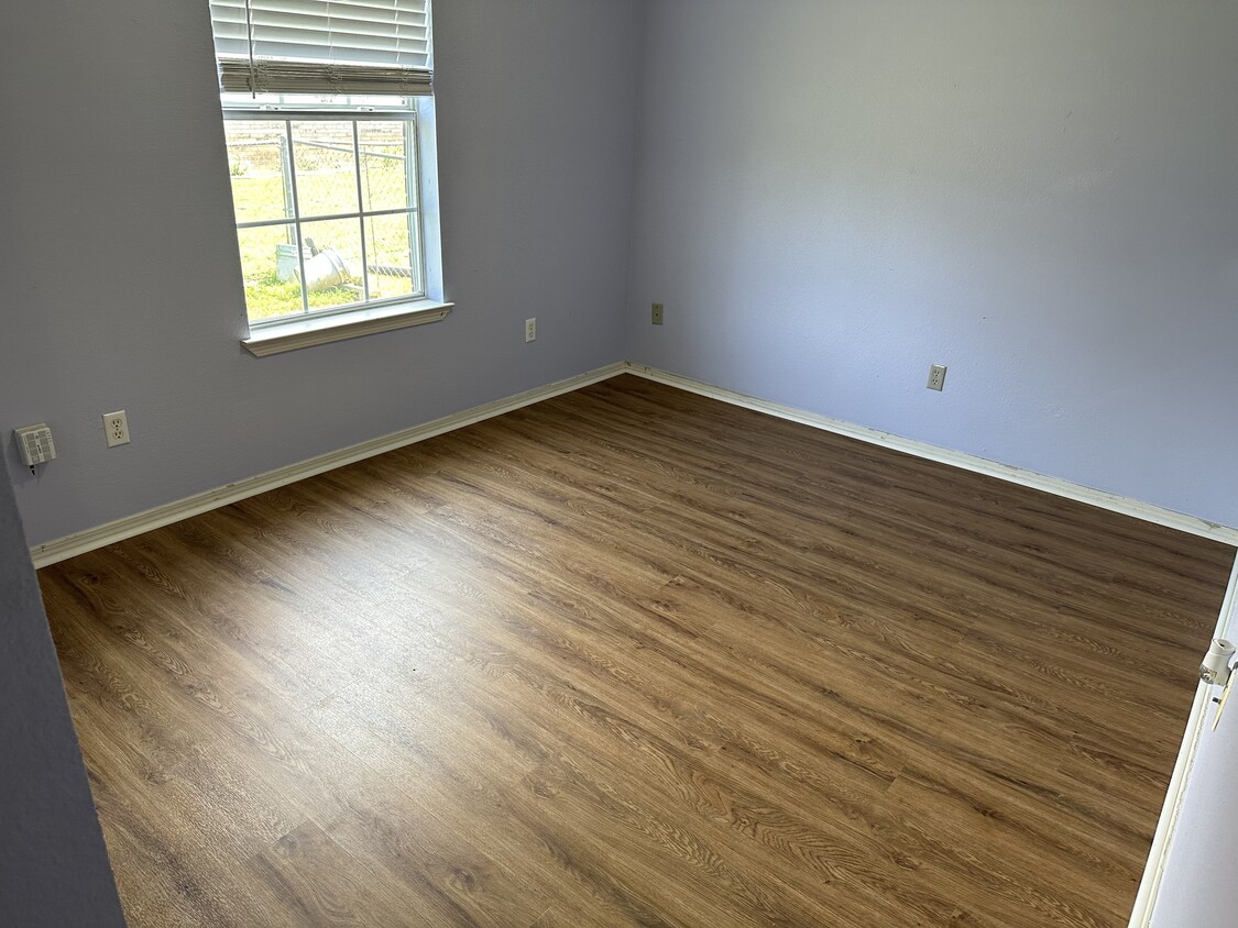 Building Photo - 917 E Mimosa Pl