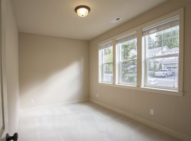 Building Photo - Beautiful 4 Bedroom in Bothell