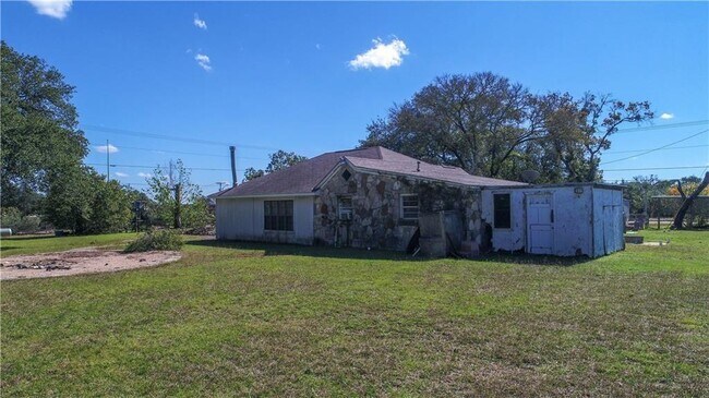 Building Photo - 3001 Woodall Dr