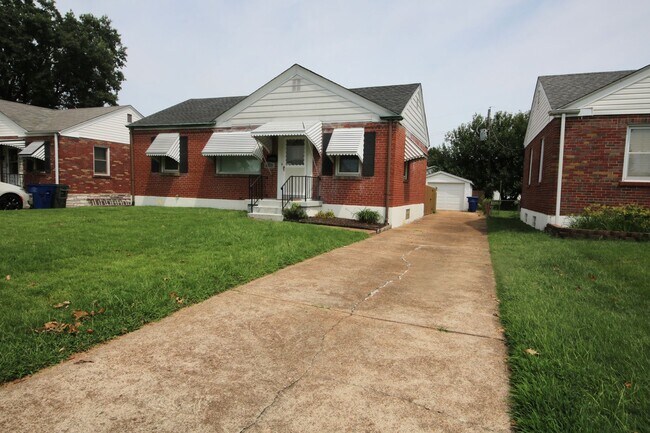 Foto del edificio - 4317 Sunshine Dr