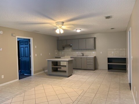 Building Photo - Charming 3-Bedroom Home for Rent in West J...