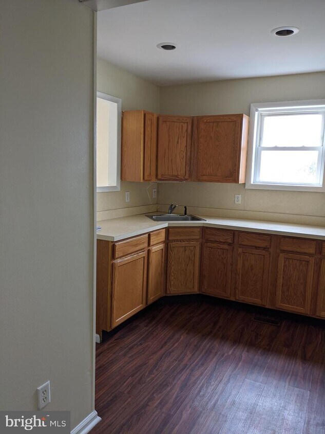 213 Mercer St, Gloucester City, NJ 08030 Townhome Rentals in