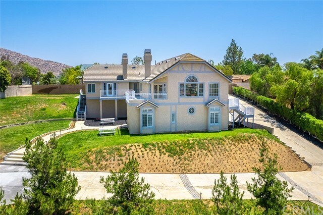 Building Photo - 2627 Valley View Ave