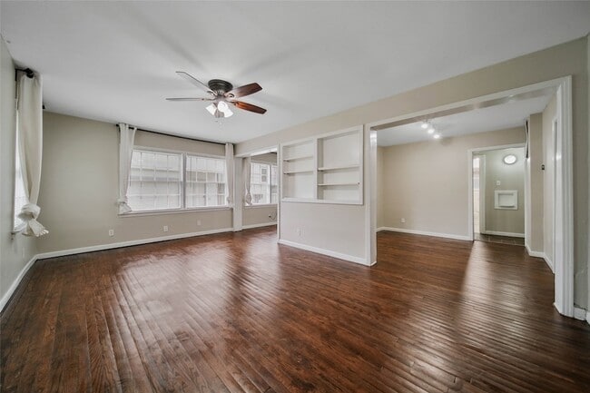Foto del edificio - 4505 Larch Ln