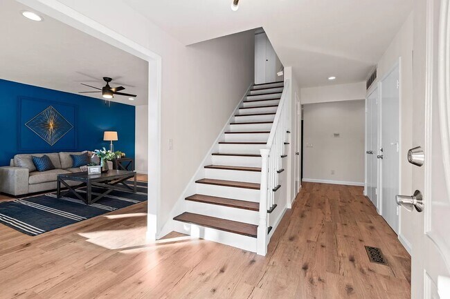 Photo - 37640 Hyacinth St House