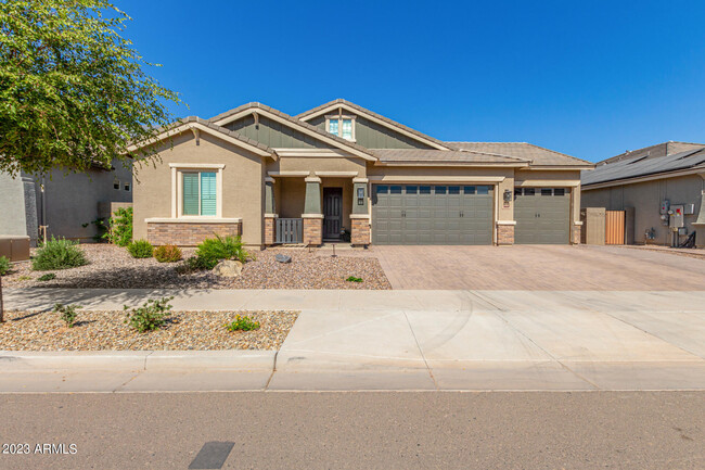 Building Photo - 16088 W Saguaro Park Ln