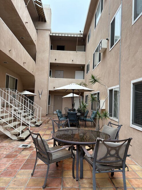 Building Photo - About 4315 Don Tomaso Dr