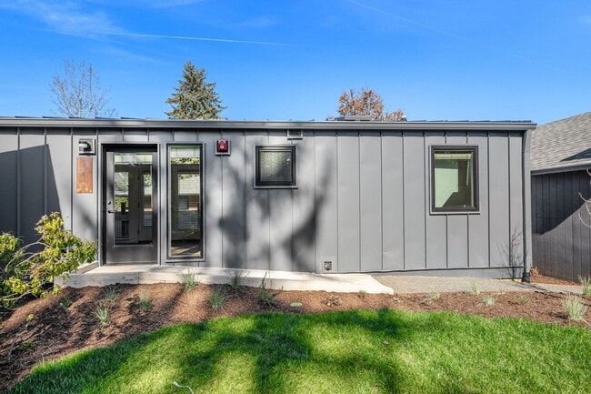 Morris Street Commons Modualr Living! 2/1 55+ Community Living! - Morris Street Commons Modualr Living! 2/1 55+ Community Living! Apartment