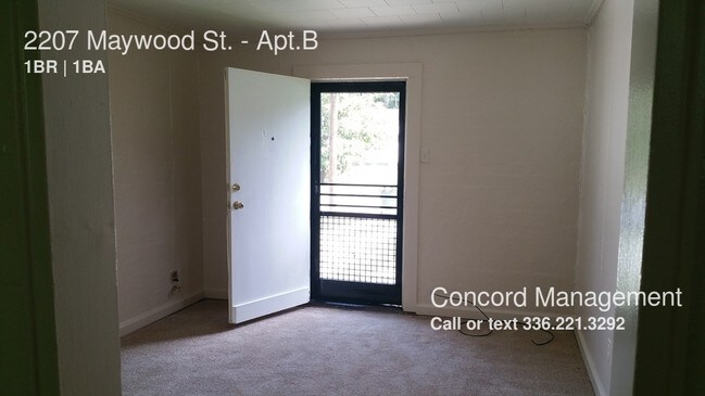 Building Photo - 2207 Maywood St