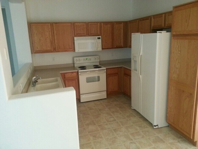 Foto del edificio - HOUSE FOR RENT