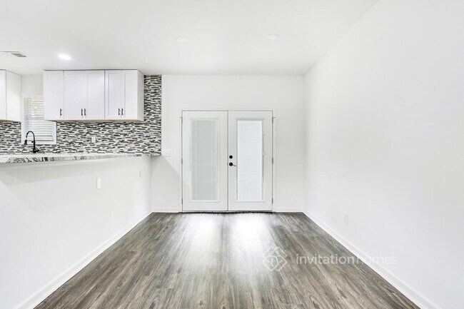 Building Photo - 387 Karen Ct