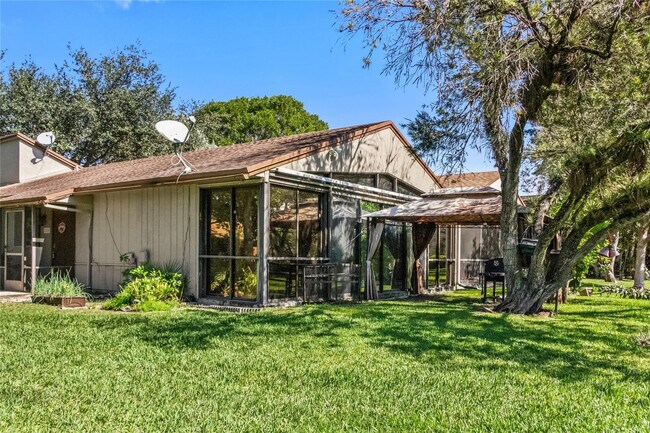 Foto del edificio - 22303 Misty Woods Way