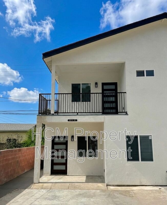 Photo - 5233 Bellflower Blvd