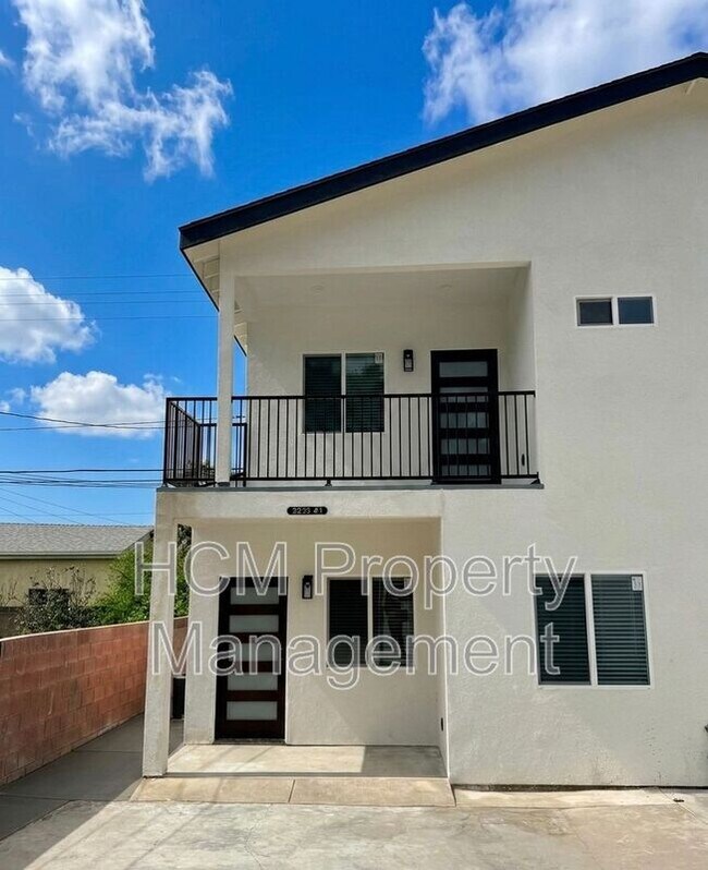 Building Photo - 5235 Bellflower Blvd