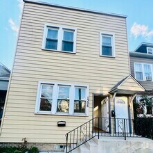 Building Photo - 1306 S 50th Ave