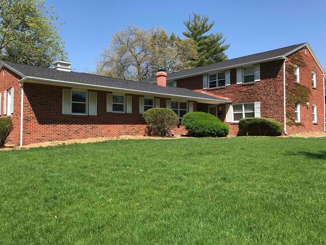 Building Photo - 1725 Douglas Ave