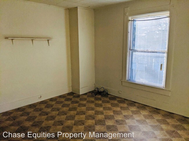 Building Photo - 425 W Adams St
