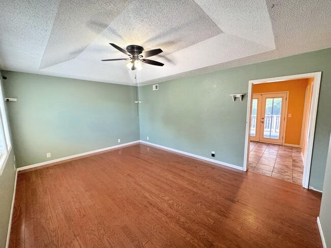 Building Photo - 125 SE 240th Rd