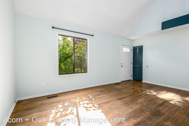 Foto del edificio - 3 br, 2 bath House - 2 Tiffany Pl