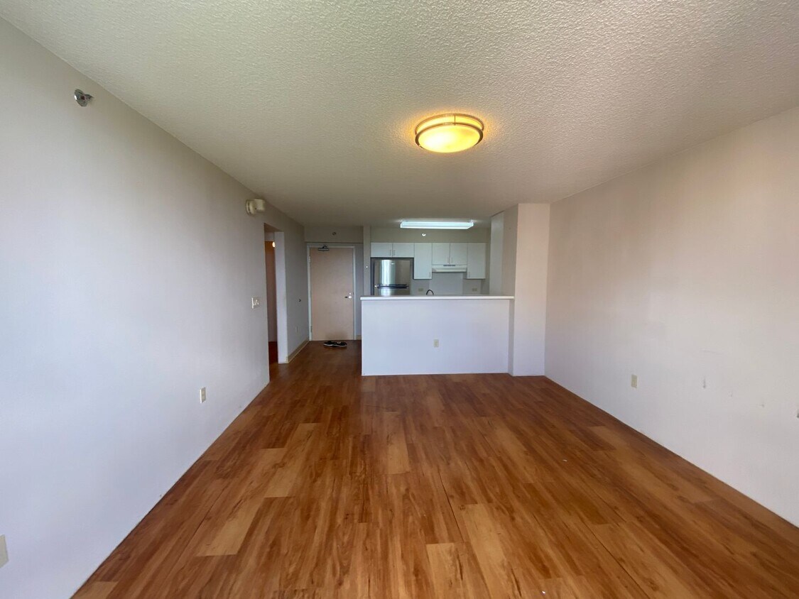Primary Photo - For Rent - [Country Club Villa 6] 3009 Ala...