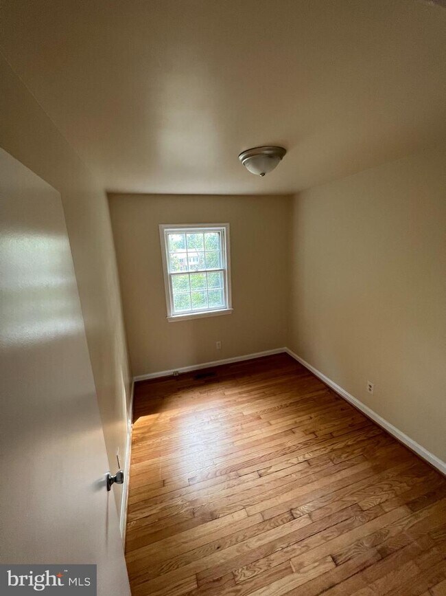 18 Farrell Ln, Fredericksburg, VA 22408 Townhome Rentals in