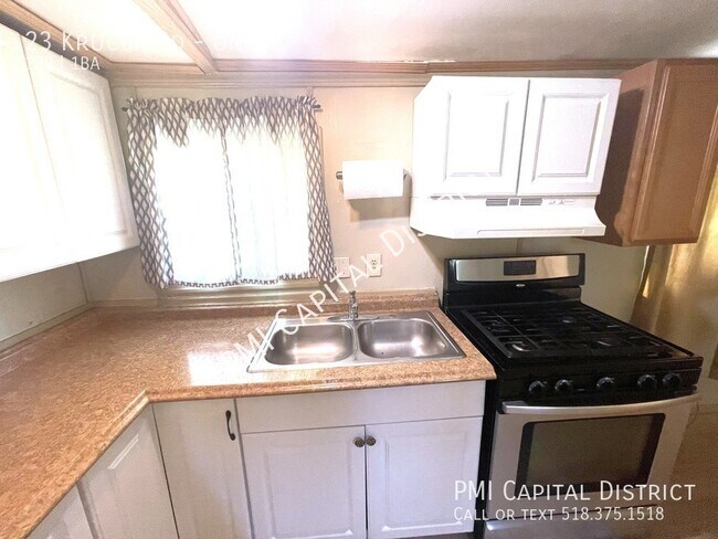 Building Photo - Private, Sunny, 1 Bdrm Plus Den on 34.4 acres