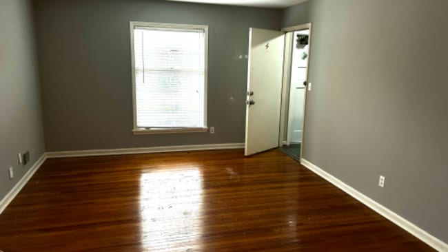 Building Photo - 2549 Glenmary Ave