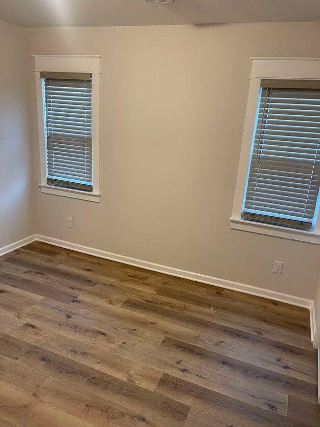 Master Bedroom - 1104 W Chambers St