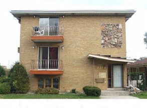 Building Photo - 371 Mackinaw Ave