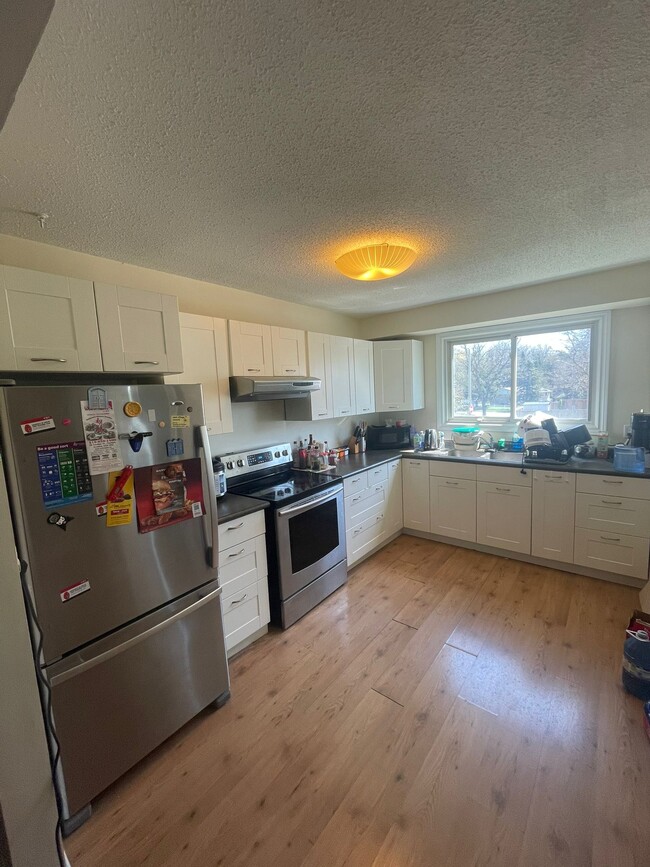 Building Photo - 126 Conroy Cres