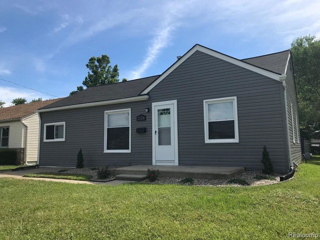 Foto principal - 25216 Lehner St