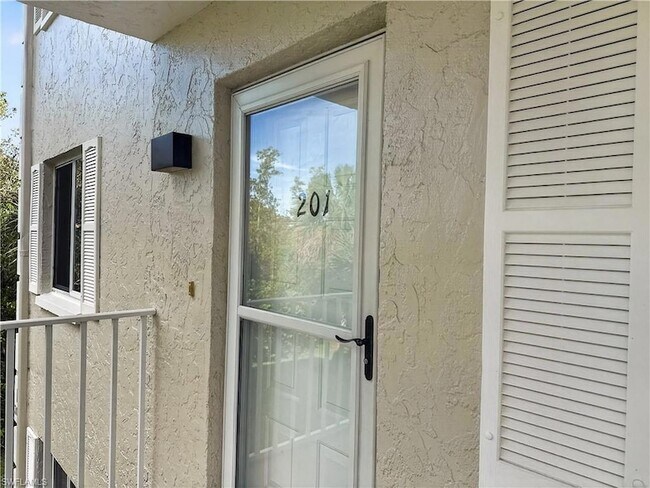 Building Photo - 3041 Sandpiper Bay Cir