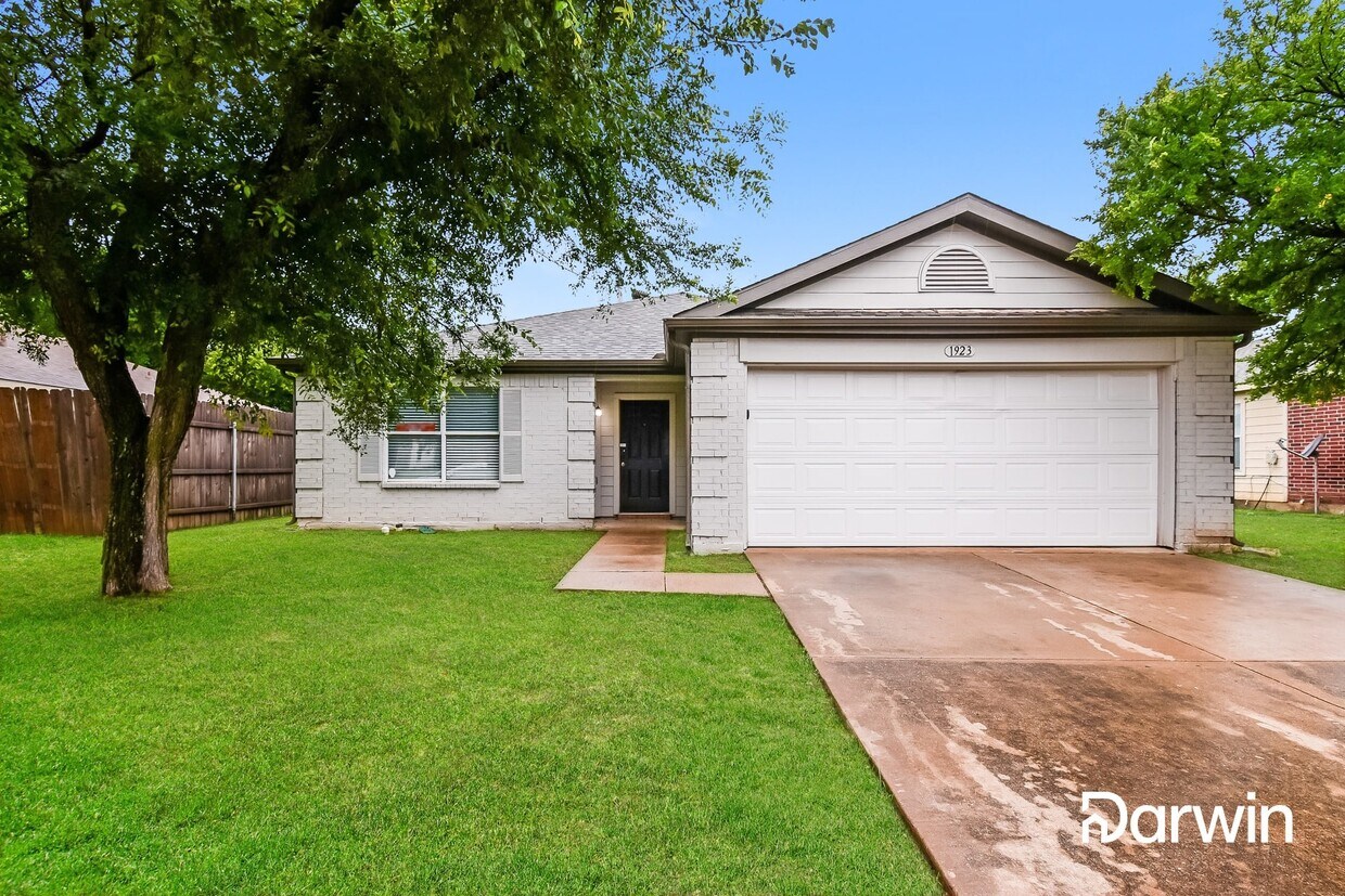 Primary Photo - 1923 Nemechek Lane, Dallas, TX 75217