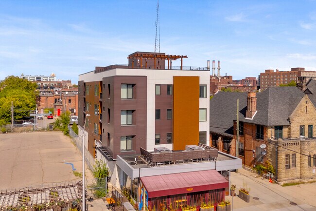 Foto del edificio - 438 Selden St