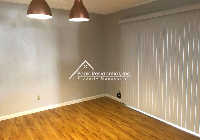 Foto del edificio - 2 br, 1 bath House - 5049 Walnut Ave