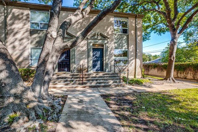 Foto principal - 7430 W Northwest Hwy