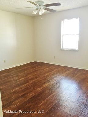Building Photo - 1751 Poplar St