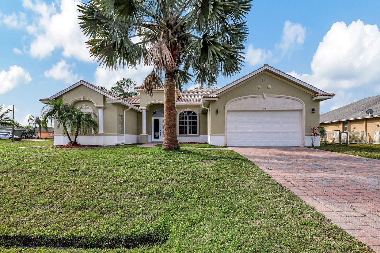 Primary Photo - 6470 NW Regal Cir
