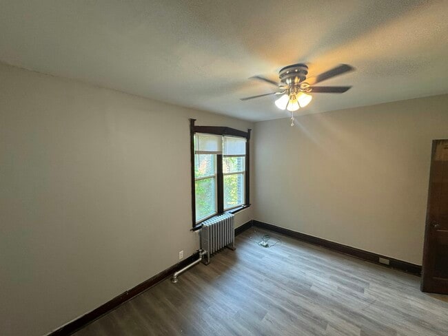 Foto del edificio - 6360 S Greenwood Ave