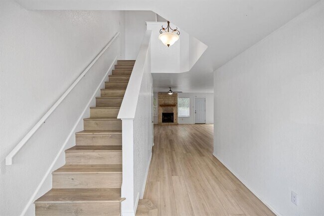 Building Photo - 8703 Cretys Cove