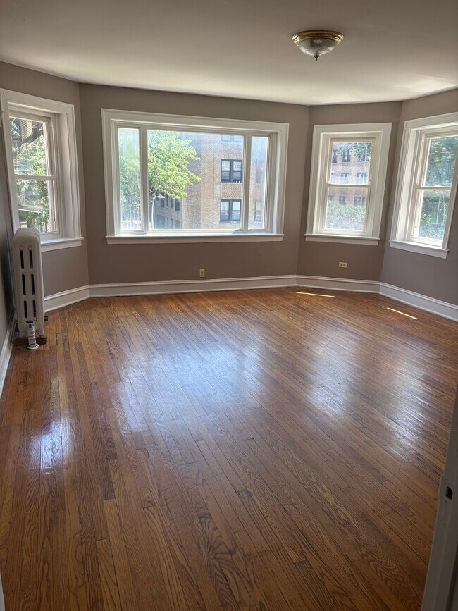 Foto del edificio - 8120 S Ellis Ave
