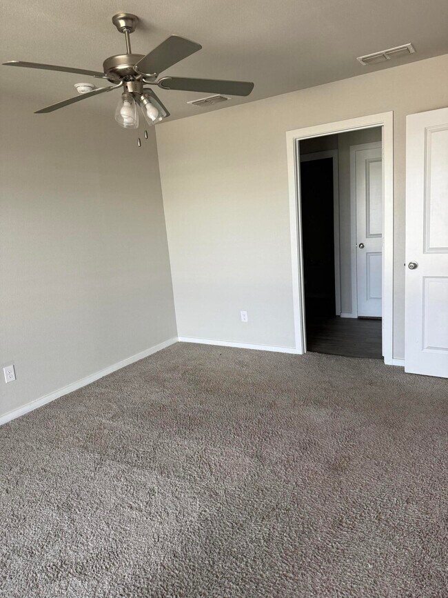 Foto del edificio - 9710 Saratoga Ave